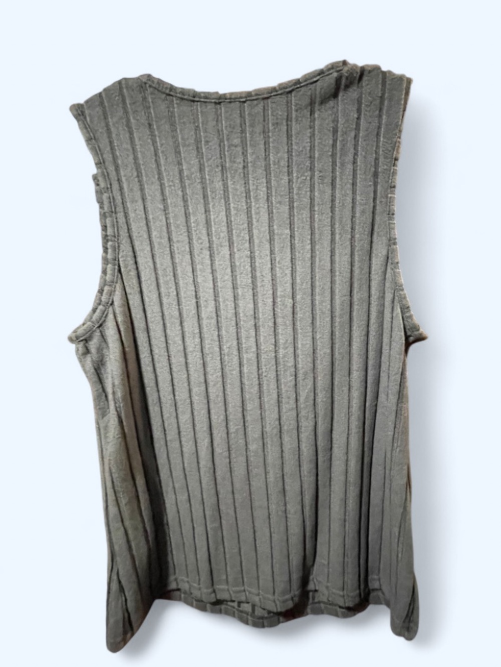 **BUNDLE** of 5- Women’s size Medium tops. - Picture 3 of 15